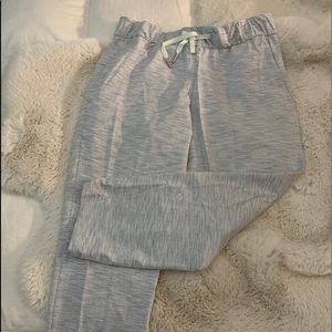 Lululemon grey and white straight crop